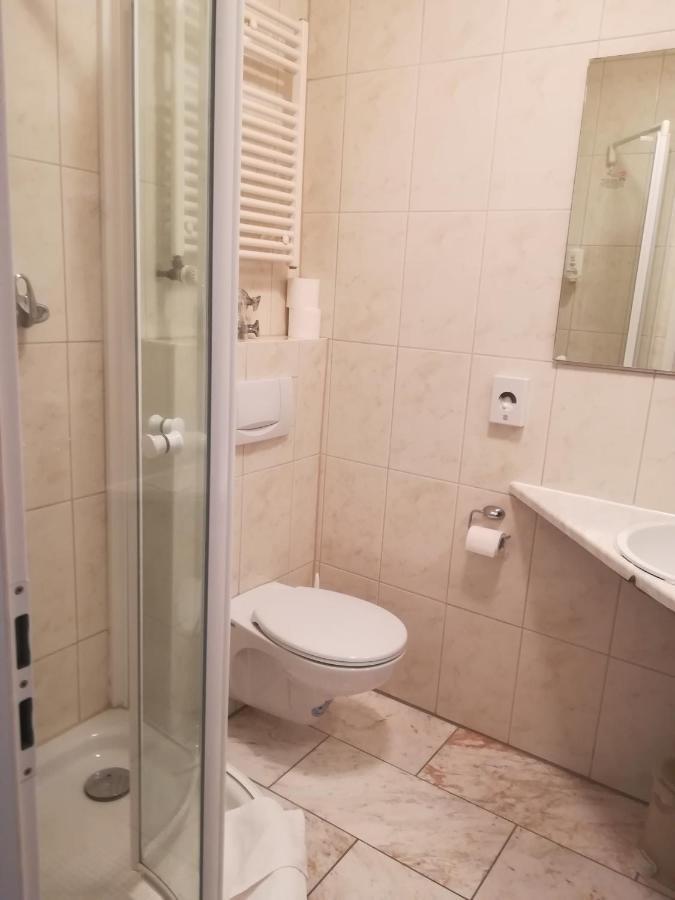 Hotel Schlossgarten Gladenbach エクステリア 写真