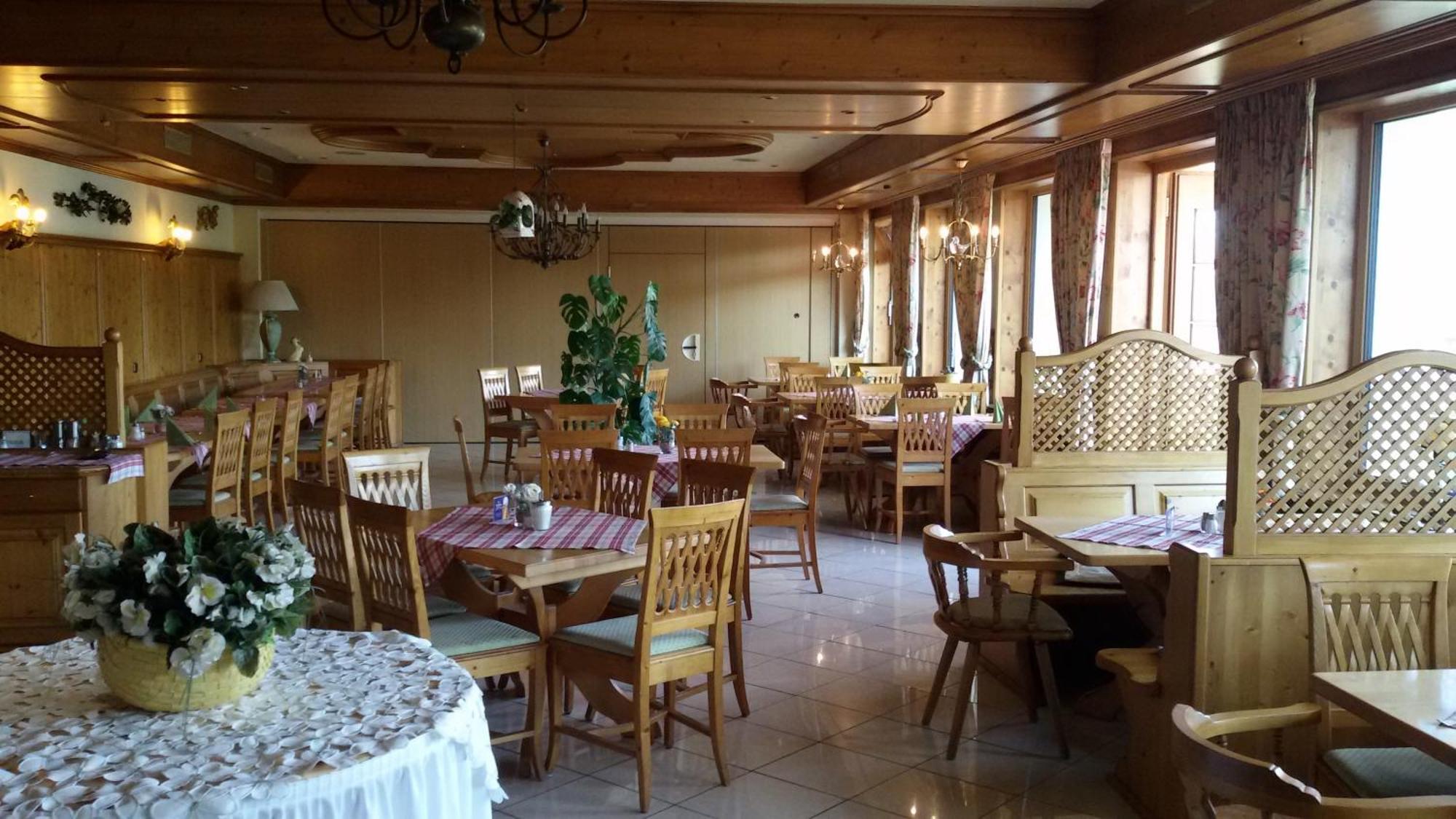 Hotel Schlossgarten Gladenbach エクステリア 写真