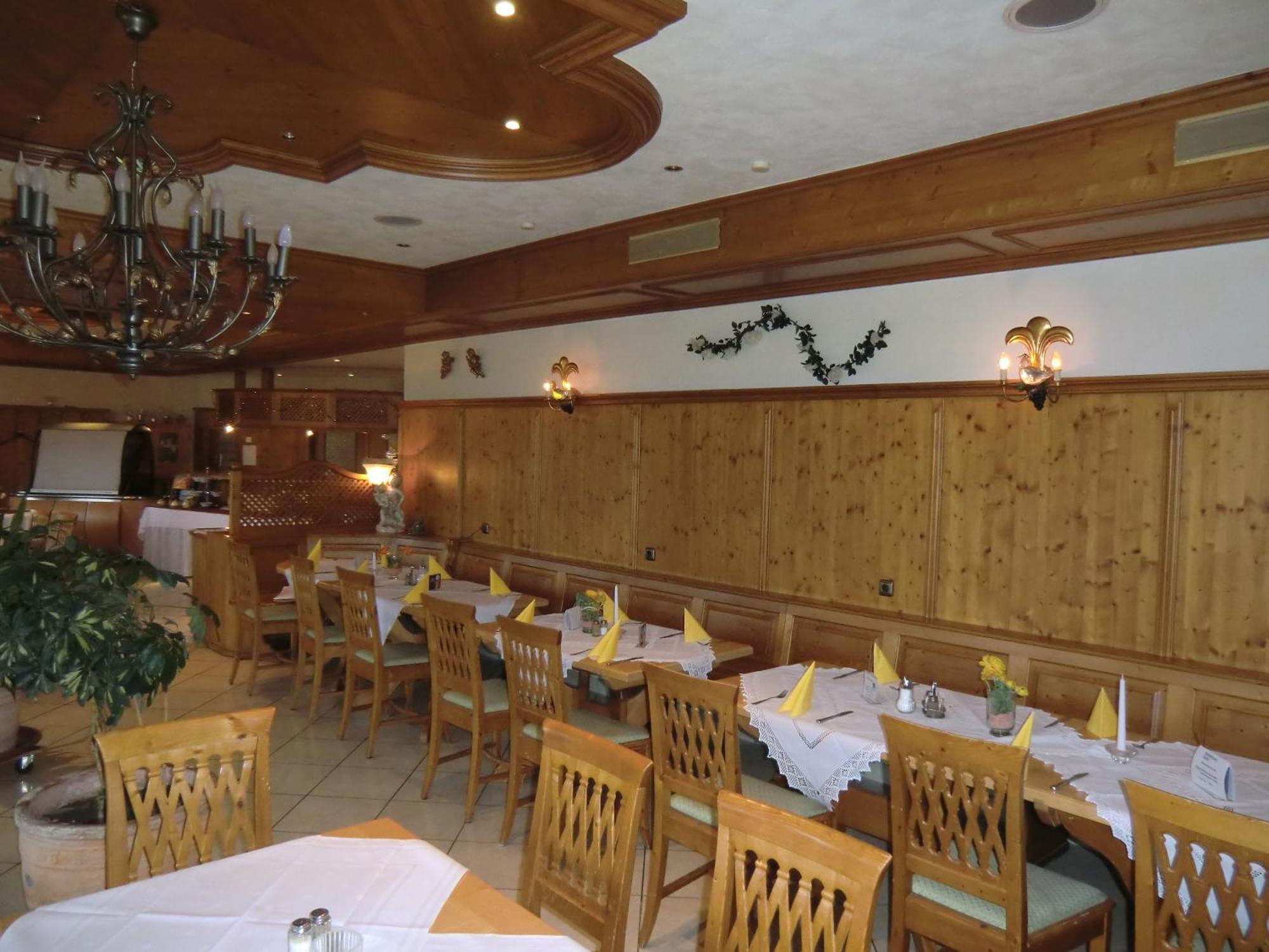 Hotel Schlossgarten Gladenbach エクステリア 写真